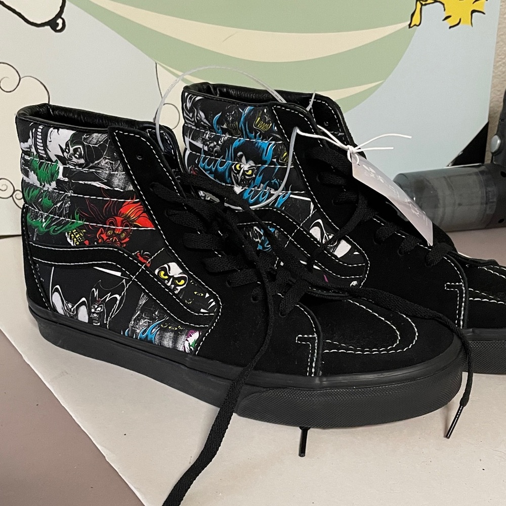 Vans Mens 9.5 High-Top Sneakers - Black with Colorful Disney Villains